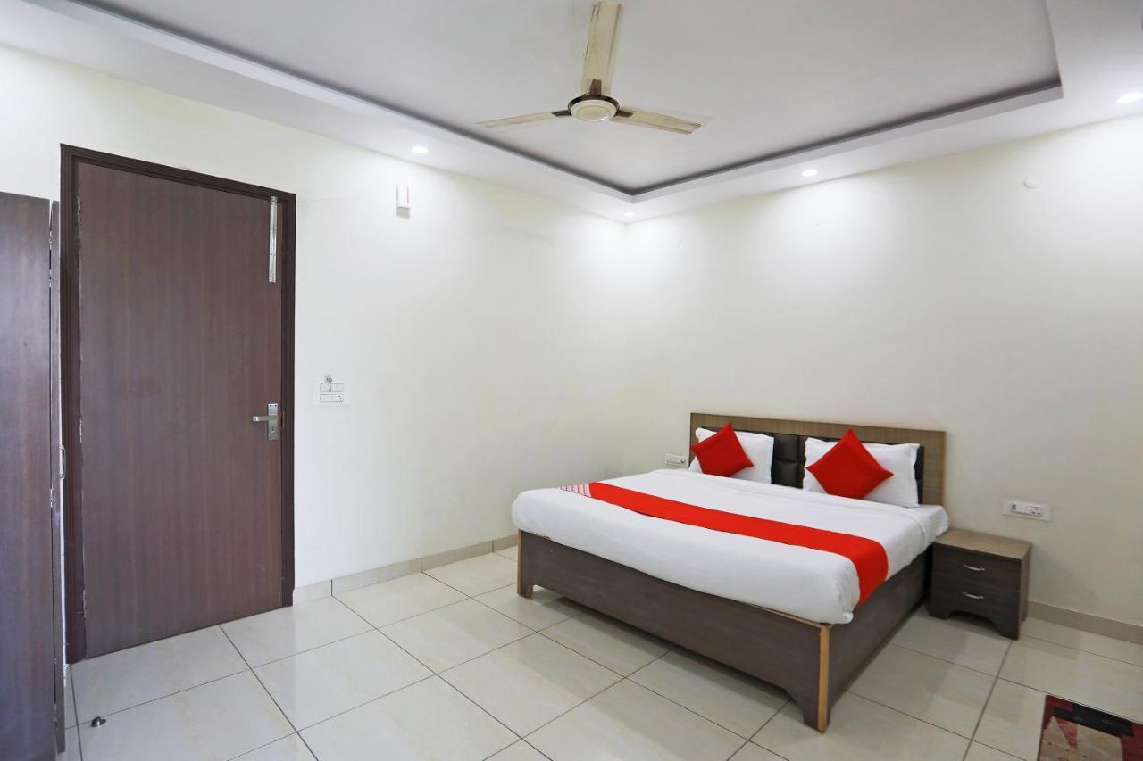 Oyo 48501 Dayal Regency Hotel Hapur Kültér fotó