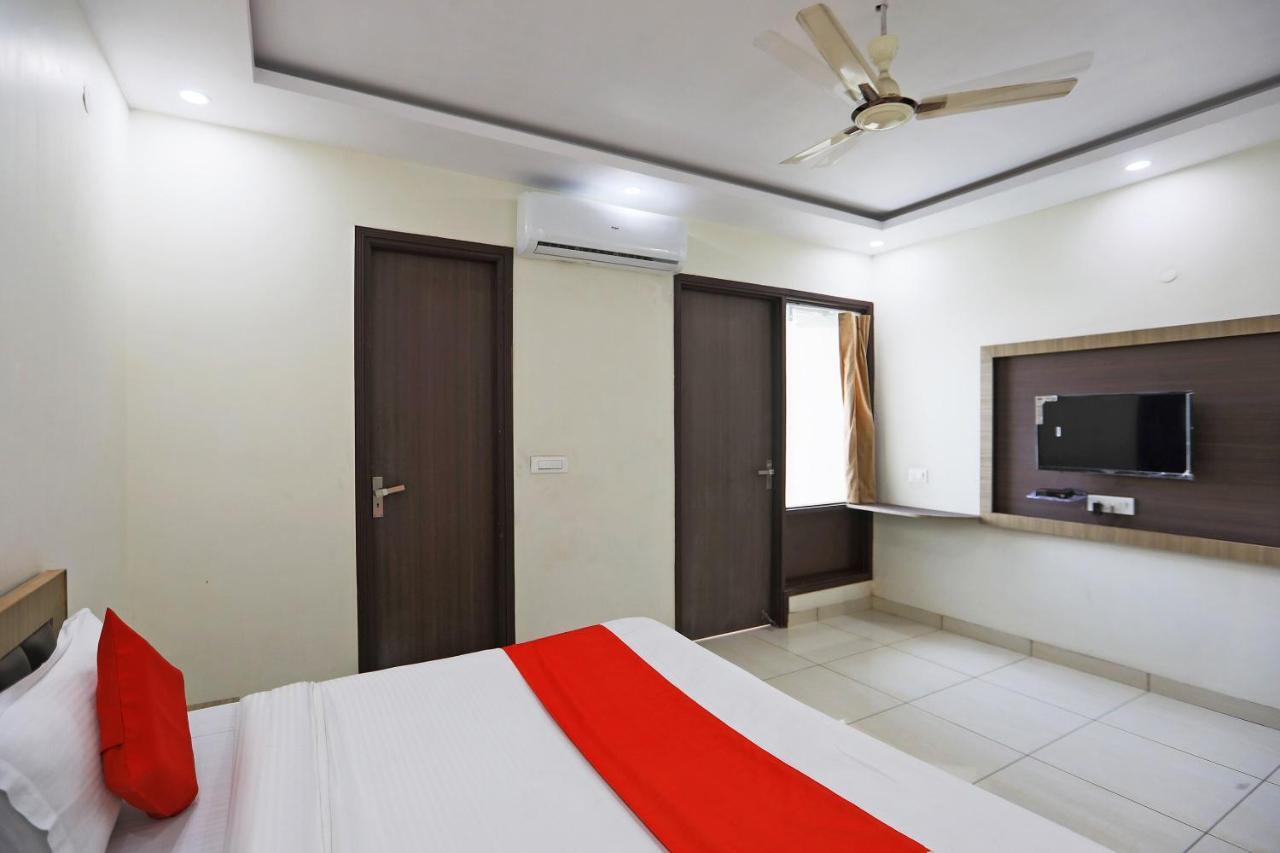 Oyo 48501 Dayal Regency Hotel Hapur Kültér fotó