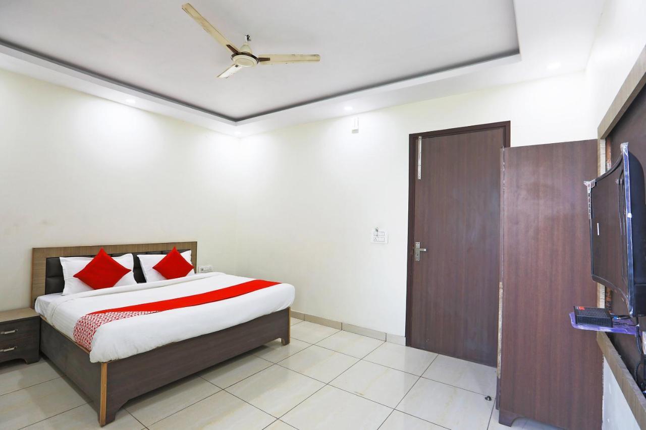 Oyo 48501 Dayal Regency Hotel Hapur Kültér fotó